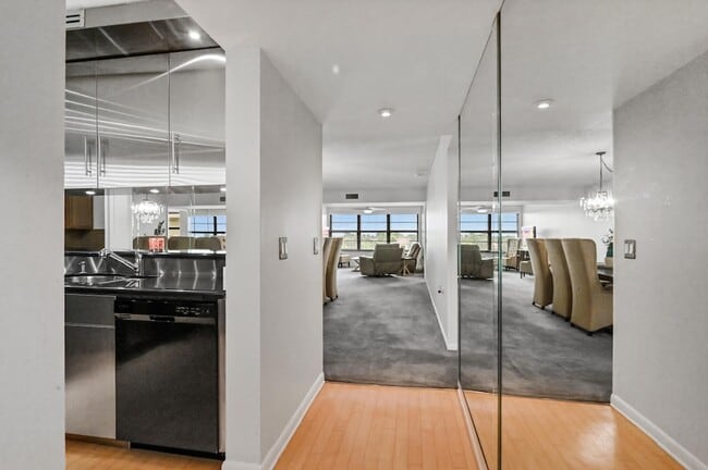 Foto del edificio - 3507 Village Blvd