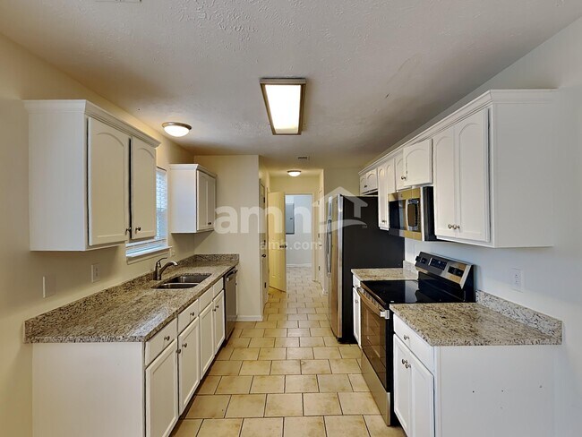 Foto del edificio - 1128 Eastwoods Dr