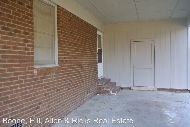Foto del edificio - 3 br, 1.5 bath House - 716 Amos Street