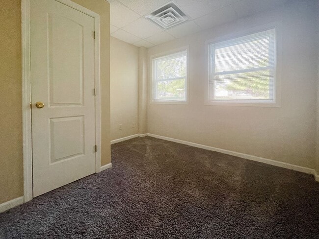 Foto del edificio - 614 East Streeter Ave