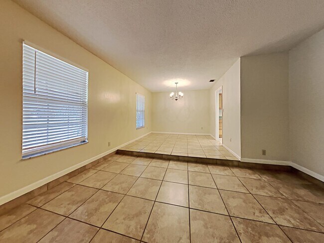 Foto del edificio - 4005 Old Colony Rd