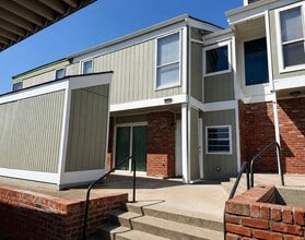 Building Photo - 6933 SW Hampshire Cir