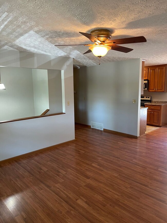 Building Photo - Available NOW! SPACIOUS & PET FRIENDLY wit...