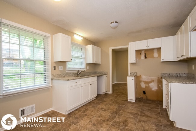 Building Photo - 600 El Prado Ct