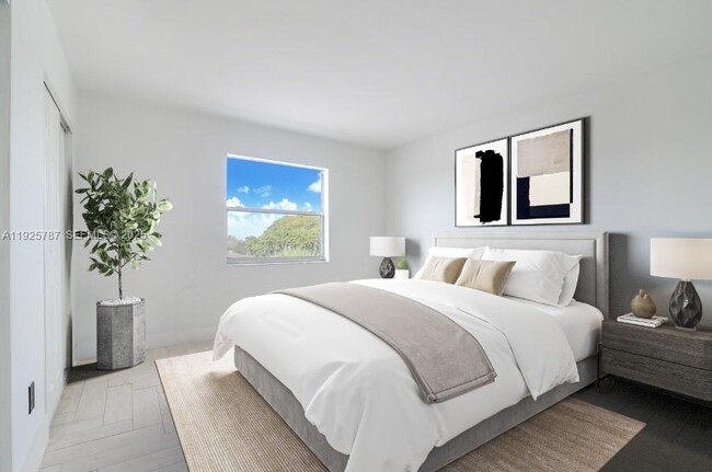 Foto del edificio - 12215 W Dixie Hwy