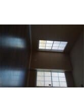 Building Photo - 9619 Vinca Cir