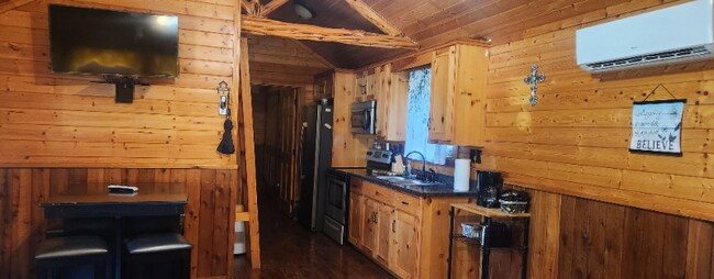 Building Photo - 299 Willow Springs Dr