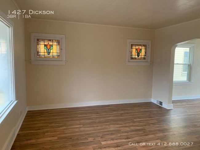 Building Photo - Three Bedroom In the  Northside