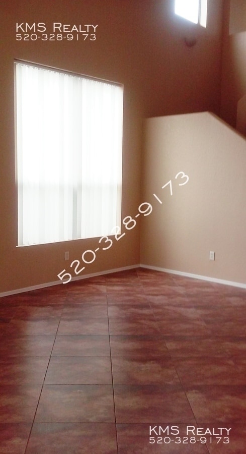 Building Photo - 3 bedroom 2.5 baths House - Cardinal Avenu...