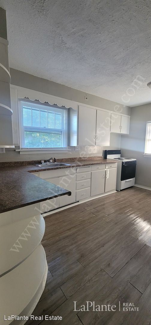Building Photo - 3 br, 1 bath House - 3588 Stickney Avenue 1