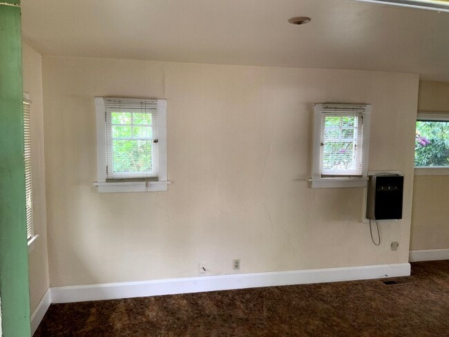 Building Photo - 3 Bedroom in Whiteaker Neighborhood