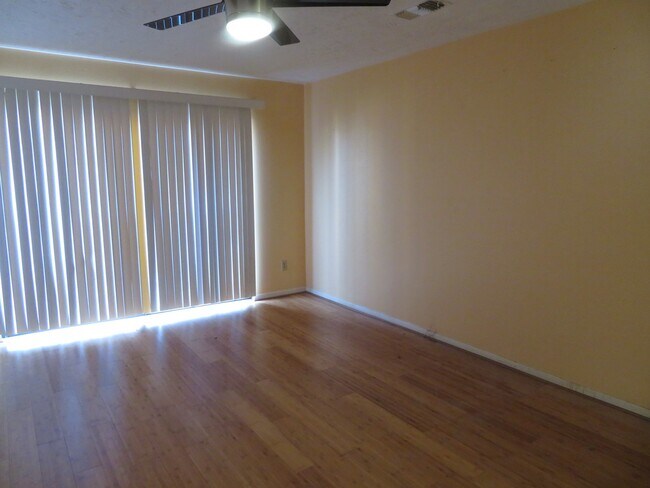 Foto del edificio - 12824 Westpark Dr