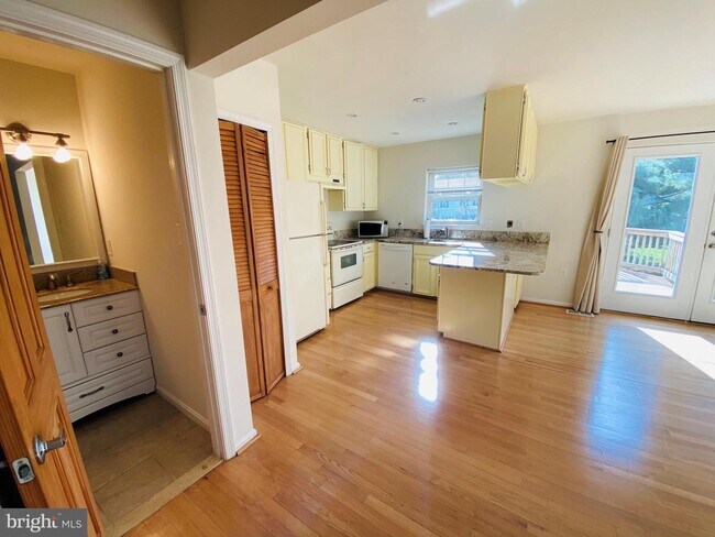Building Photo - 9889 Burke Pond Ct
