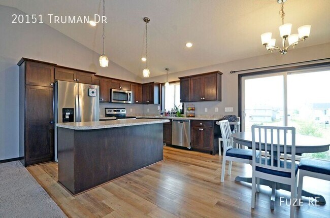 Foto del edificio - 20151 Truman Dr