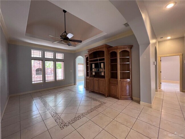 Foto del edificio - 2424 E 23rd St