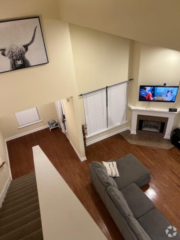 The Hamptons at Woodland Pointe Apartments for Rent with Hardwood