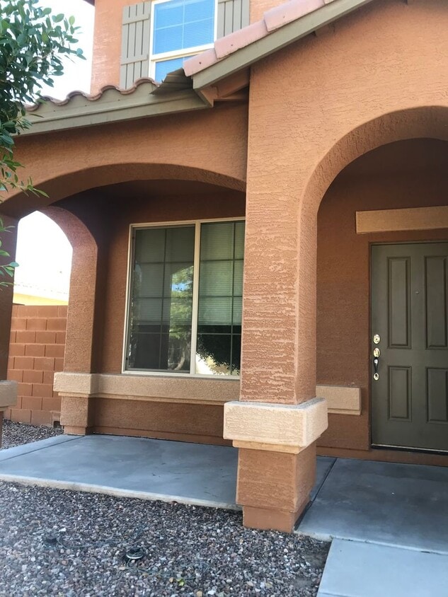 Foto principal - Coming in August Spacious 3br Home in Cort...