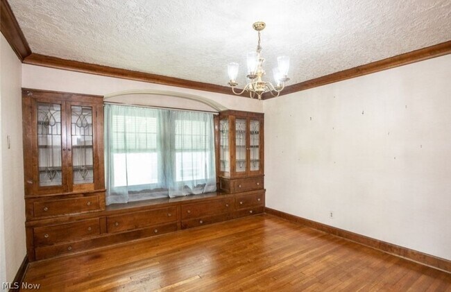 Building Photo - 1913 Cypress Ave