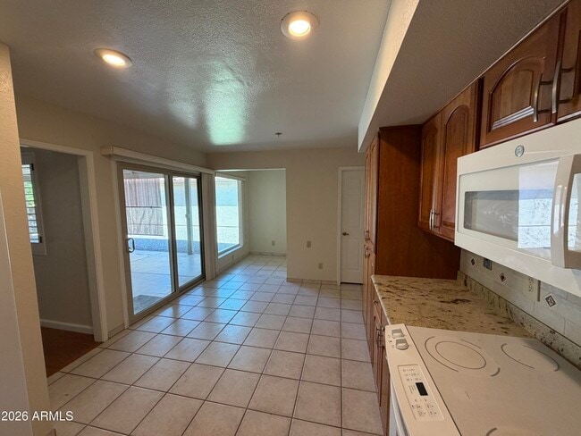 Building Photo - 10402 E Regal Dr