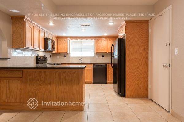 Foto del edificio - 1943 W Devonshire St