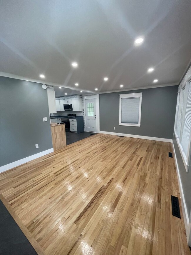 Building Photo - Available June!