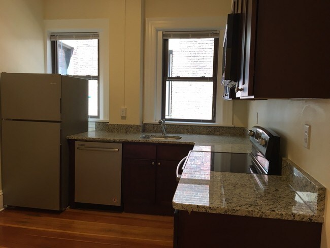 Foto del edificio - 1463 Beacon St