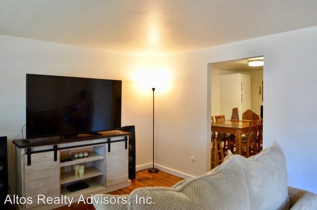 Building Photo - 4540-4546 Everett Ct