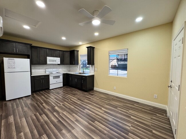 Building Photo - 3773 Northern Oak Dr