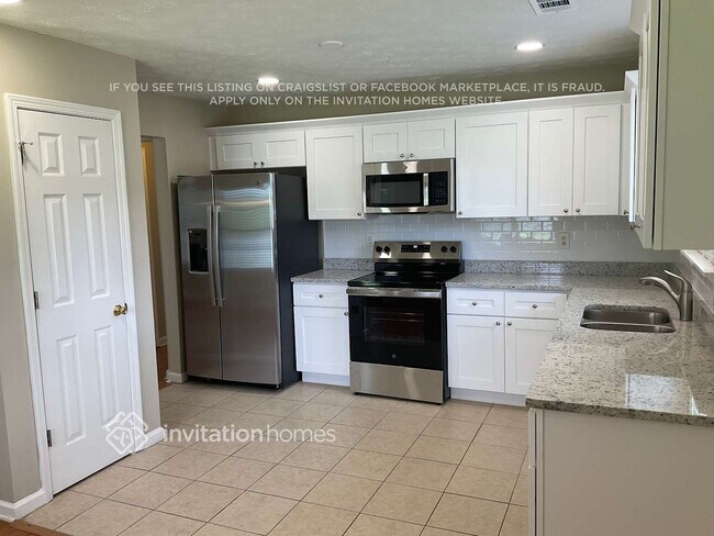 Foto del edificio - 3372 Summit Creek Ln