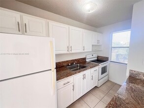 Building Photo - 116 NE 9th St