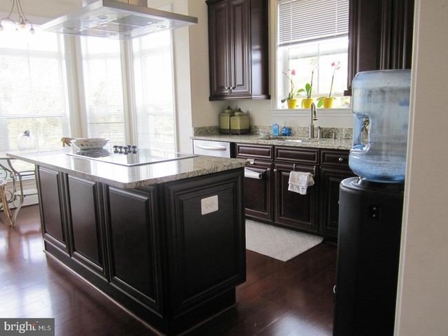 Foto del edificio - 3100 Stone Cliff Dr