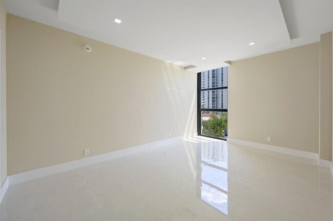 Foto del edificio - 20281 E Country Club Dr