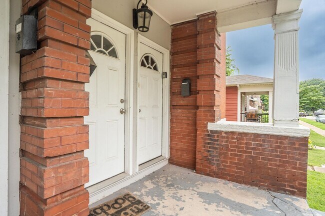 Foto del edificio - 6128 Vermont Ave