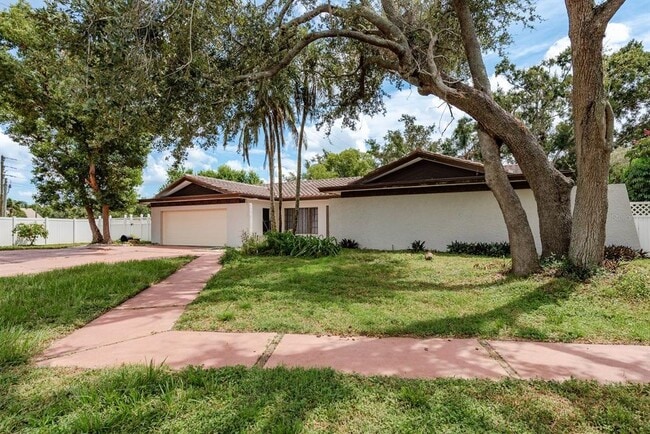 Building Photo - 1690 Curlew Rd