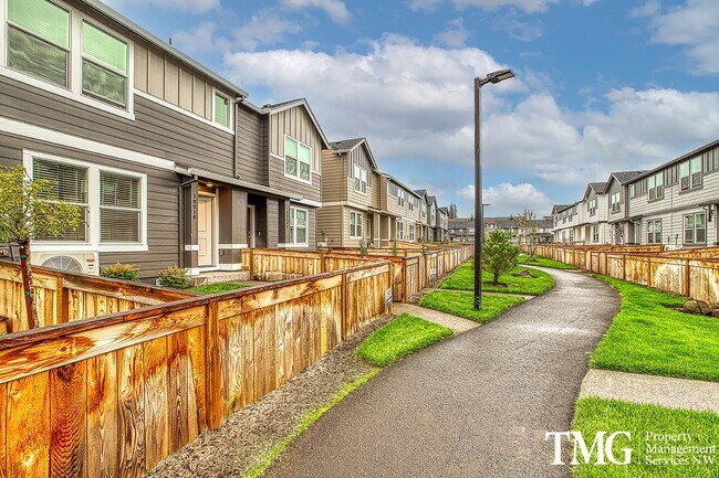 Foto del edificio - Wonderful 3 Bed 2.5 Bath Townhome in Orcha...