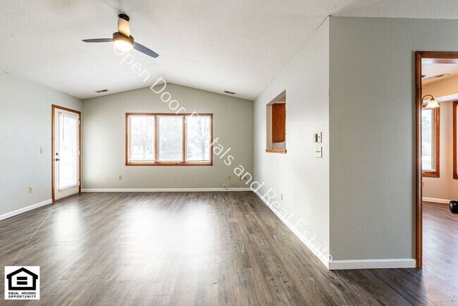 Foto del edificio - 1420 Flagstone Dr