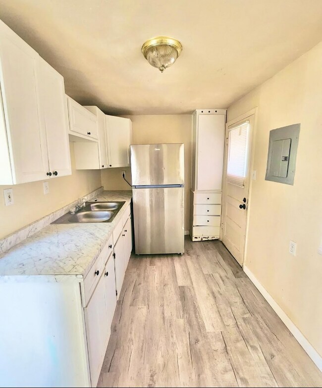 Foto del edificio - 2828 E 15th St