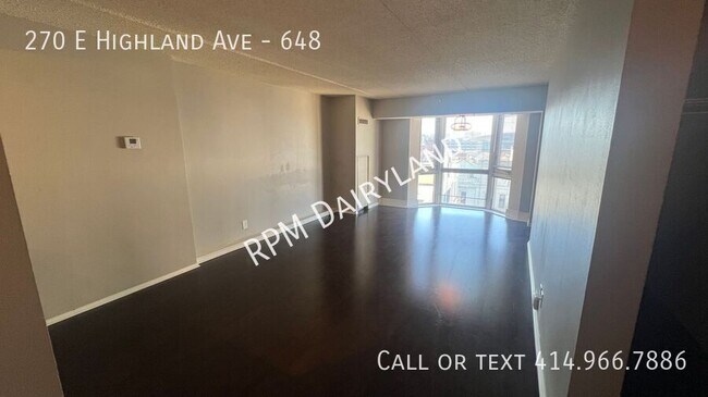 Foto del edificio - 270 E Highland Ave