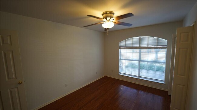 Building Photo - 5113 McDade Dr