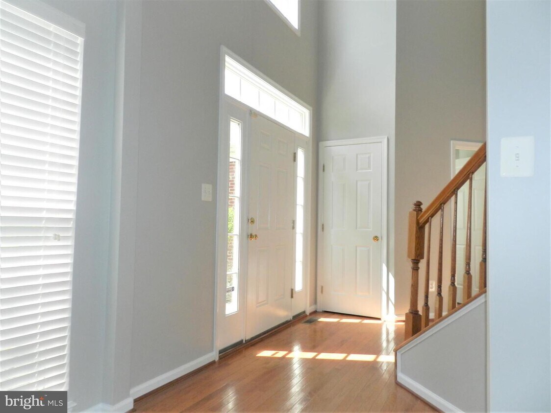 Primary Photo - 5203 Linden Dr