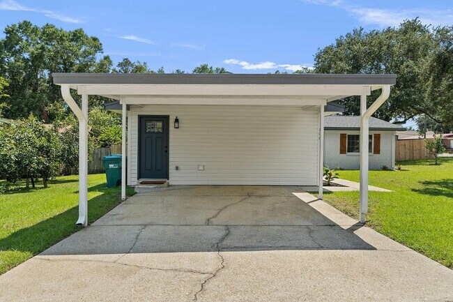 Building Photo - 107 Lake Ct