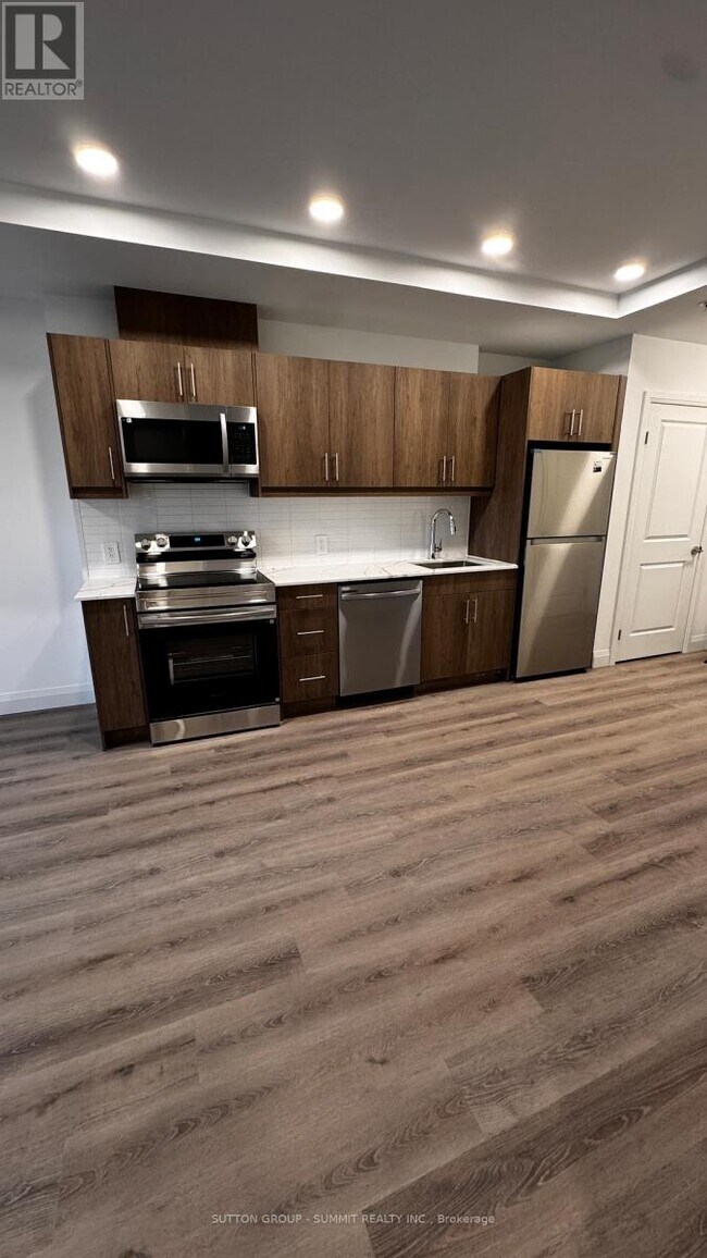 Building Photo - 1333 Weber St E