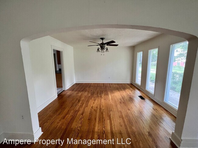 Building Photo - 3 br, 1 bath House - 313 Shawnee Trl