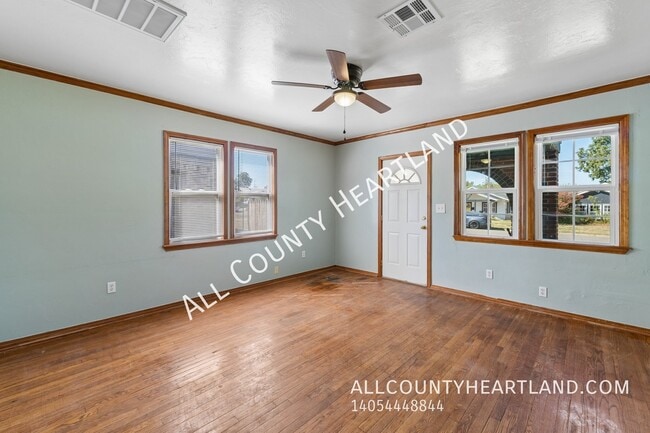 Building Photo - 1118 NW 29th St