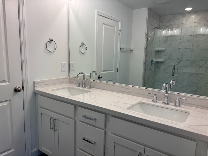 Building Photo - 194 Summit Ave SE