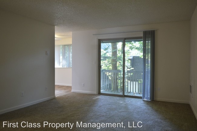 Building Photo - 4628 Oakridge Rd