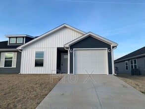 Building Photo - 401 Alex Jordan Dr.