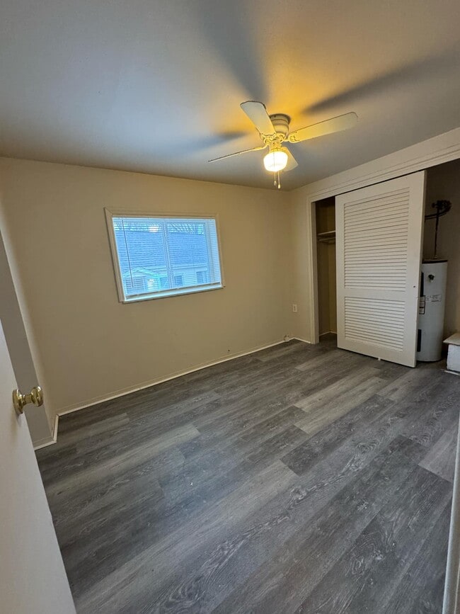 Building Photo - 5831 Stieren Dr