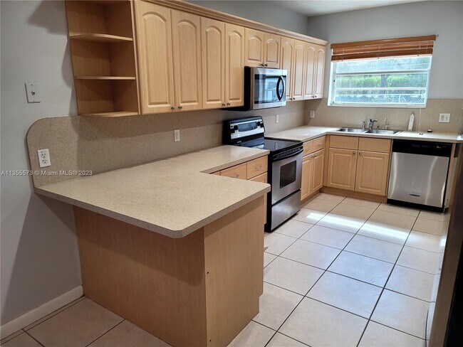 Foto del edificio - 12195 SW 80th St