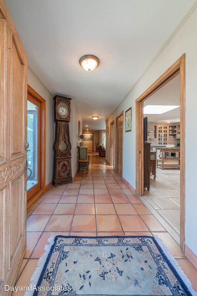 Foto del edificio - 4 br, 3 bath House - 28024 Lomo Drive